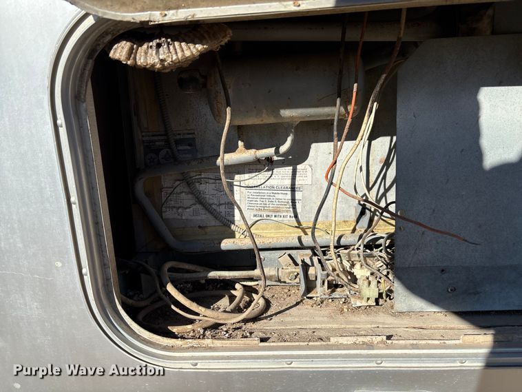 image for item FB2993 1984 Avion Camper