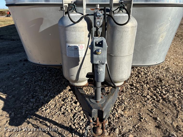 image for item FB2993 1984 Avion Camper