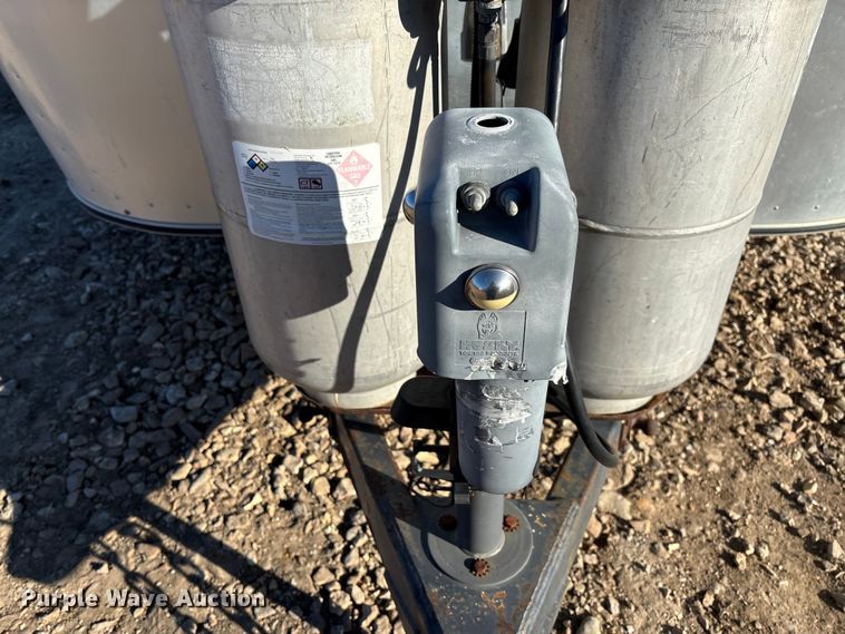 image for item FB2993 1984 Avion Camper