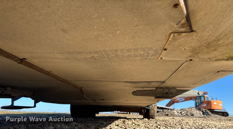 image for item FB2993 1984 Avion Camper