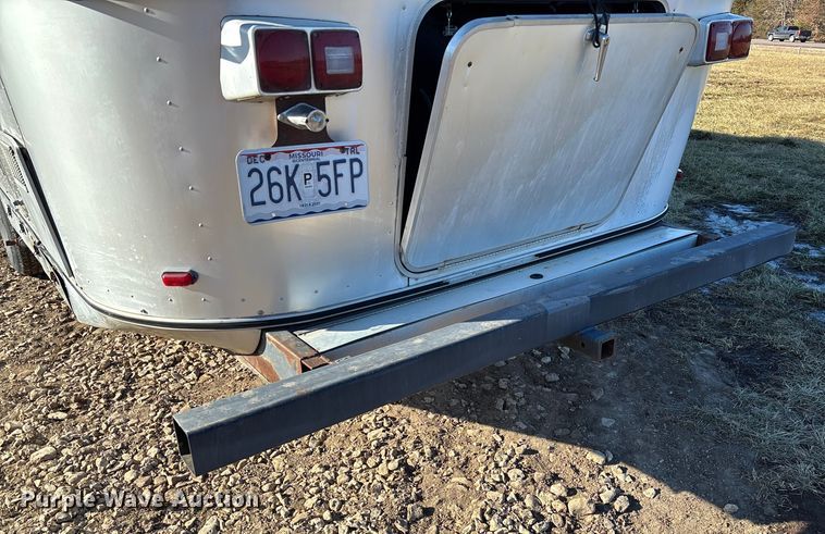 image for item FB2993 1984 Avion Camper