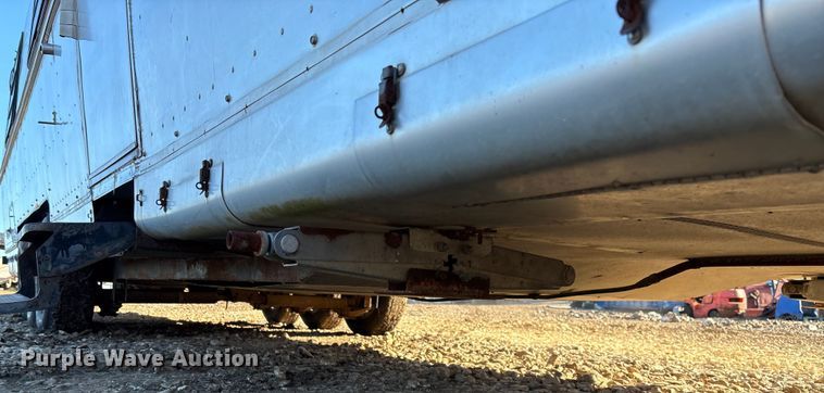 image for item FB2993 1984 Avion Camper