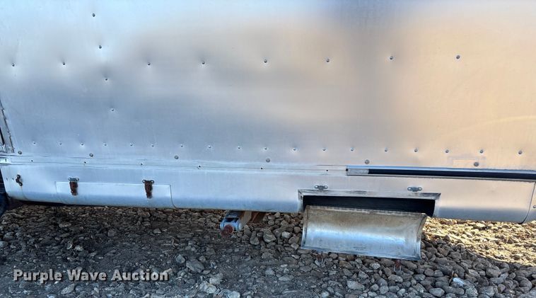 image for item FB2993 1984 Avion Camper