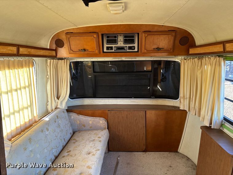 image for item FB2993 1984 Avion Camper