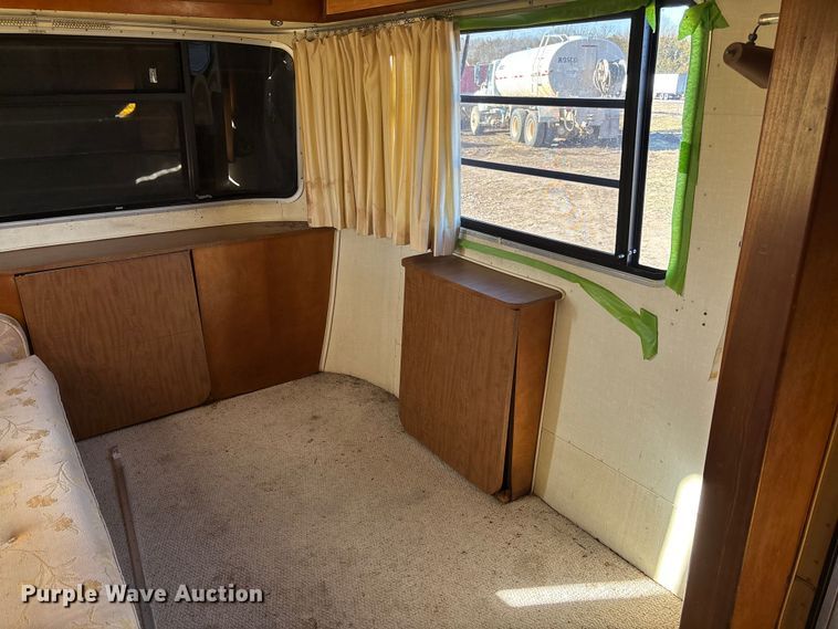 image for item FB2993 1984 Avion Camper
