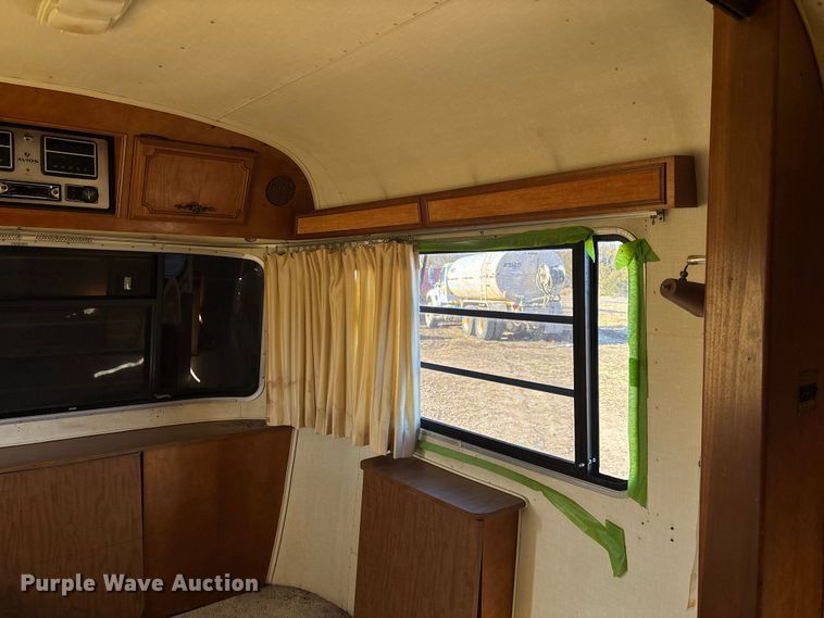 image for item FB2993 1984 Avion Camper