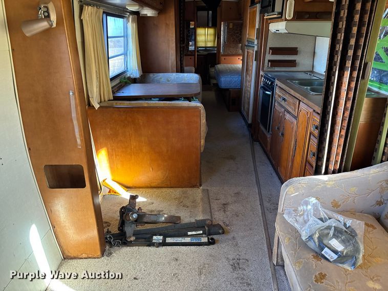 image for item FB2993 1984 Avion Camper