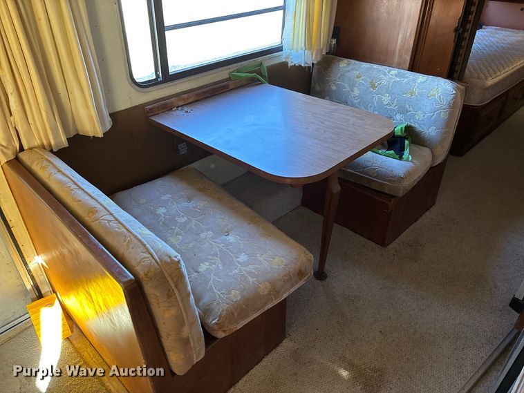 image for item FB2993 1984 Avion Camper