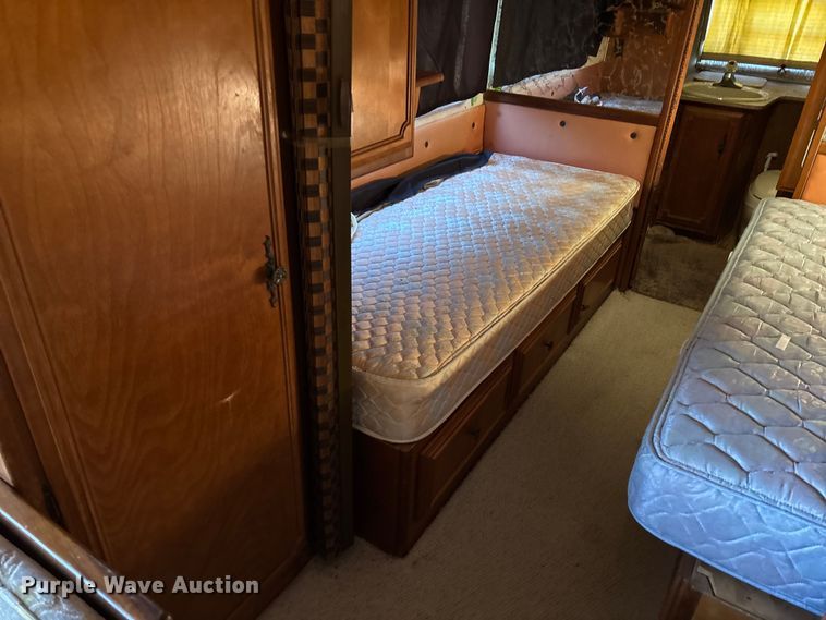 image for item FB2993 1984 Avion Camper