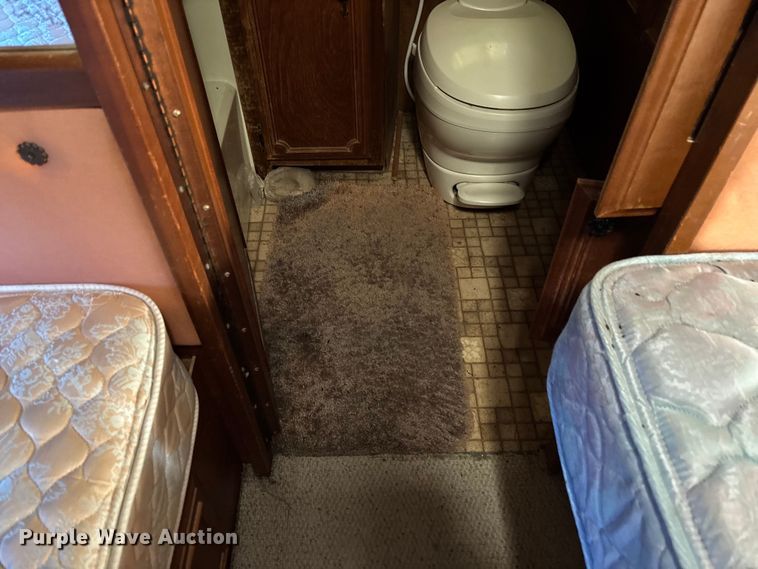 image for item FB2993 1984 Avion Camper