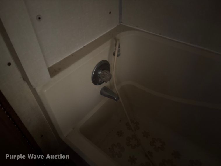 image for item FB2993 1984 Avion Camper