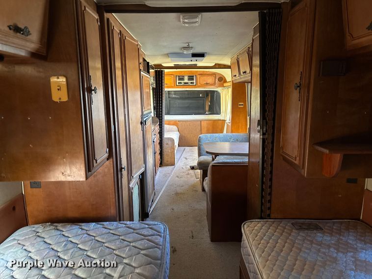 image for item FB2993 1984 Avion Camper