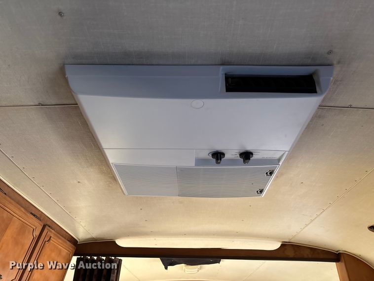 image for item FB2993 1984 Avion Camper