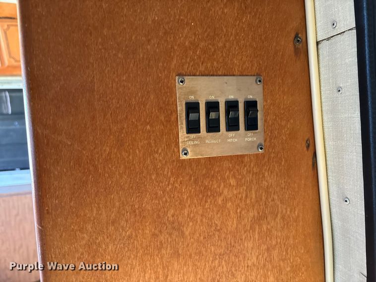 image for item FB2993 1984 Avion Camper