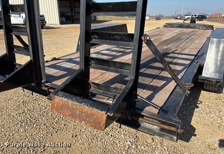 image for item FB3001 2005 Contrail equipment trailer