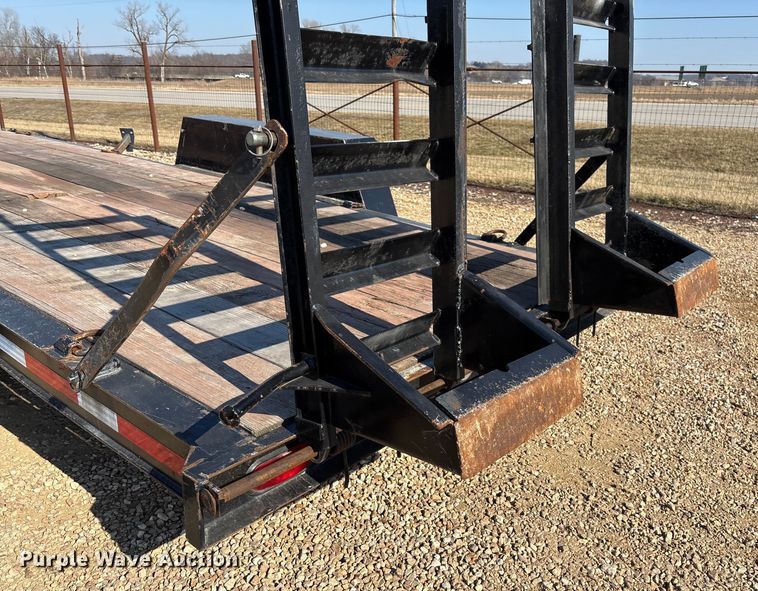 image for item FB3001 2005 Contrail equipment trailer