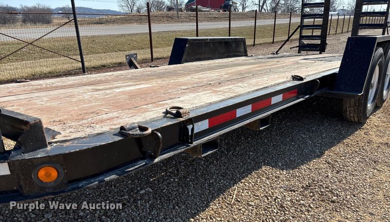 image for item FB3001 2005 Contrail equipment trailer