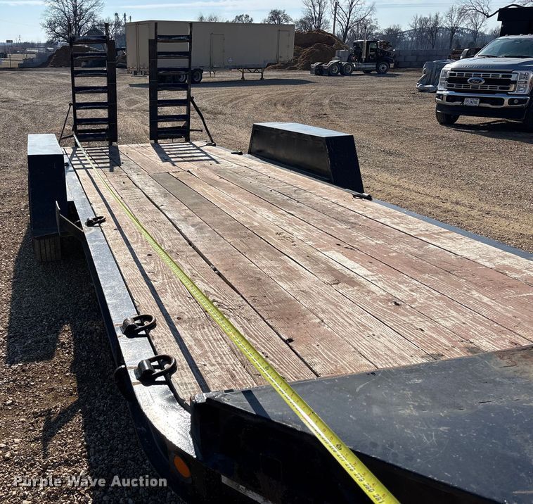 image for item FB3001 2005 Contrail equipment trailer