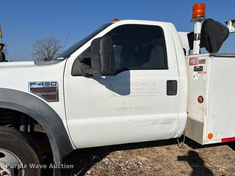 image for item FB3002 2008 Ford F450 Super Duty utility / service truck