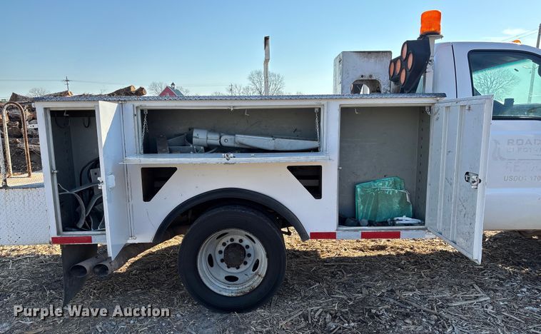 image for item FB3002 2008 Ford F450 Super Duty utility / service truck