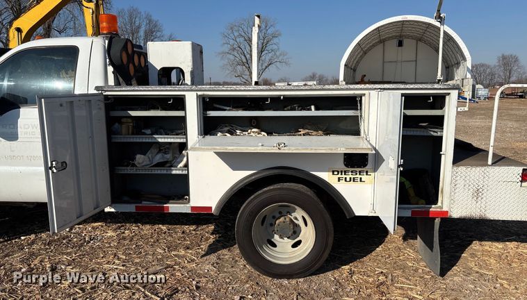 image for item FB3002 2008 Ford F450 Super Duty utility / service truck
