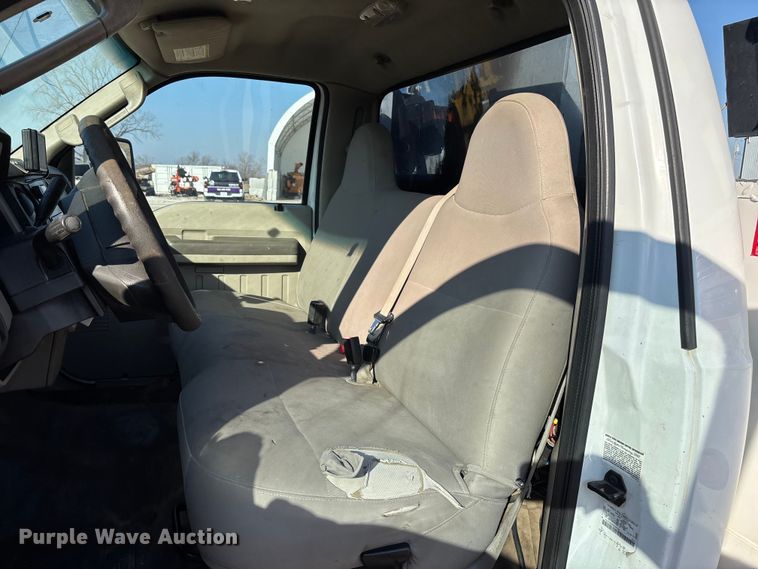 image for item FB3002 2008 Ford F450 Super Duty utility / service truck