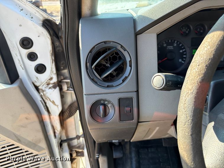 image for item FB3002 2008 Ford F450 Super Duty utility / service truck