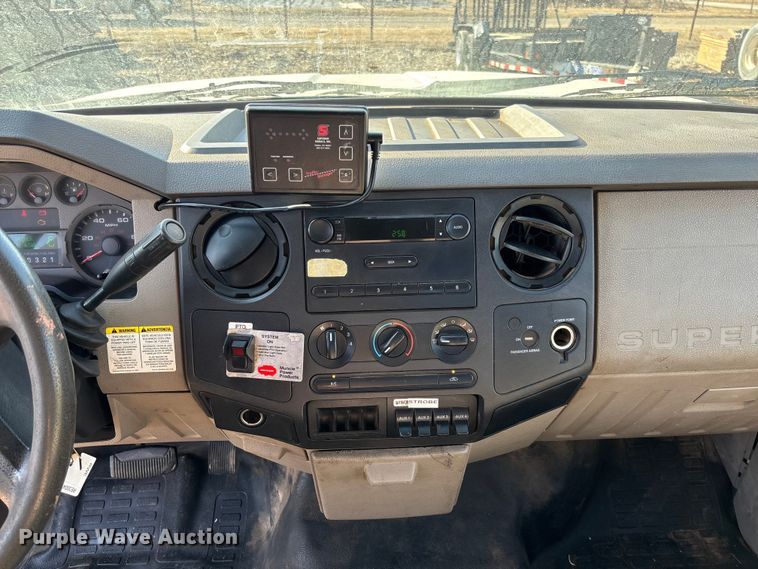 image for item FB3002 2008 Ford F450 Super Duty utility / service truck