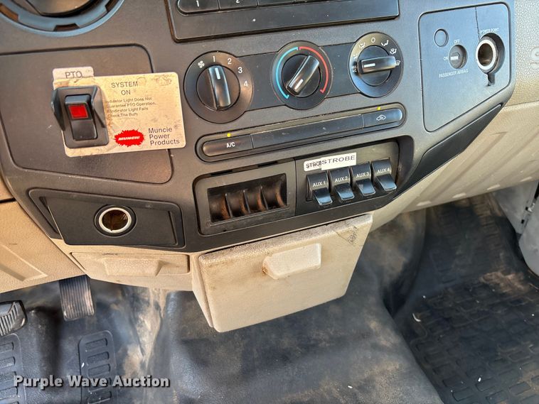 image for item FB3002 2008 Ford F450 Super Duty utility / service truck