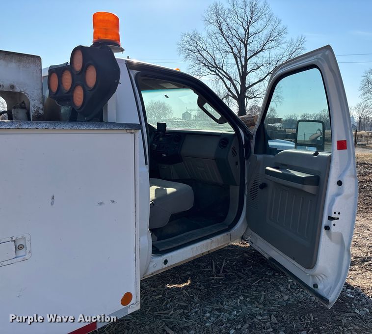 image for item FB3002 2008 Ford F450 Super Duty utility / service truck