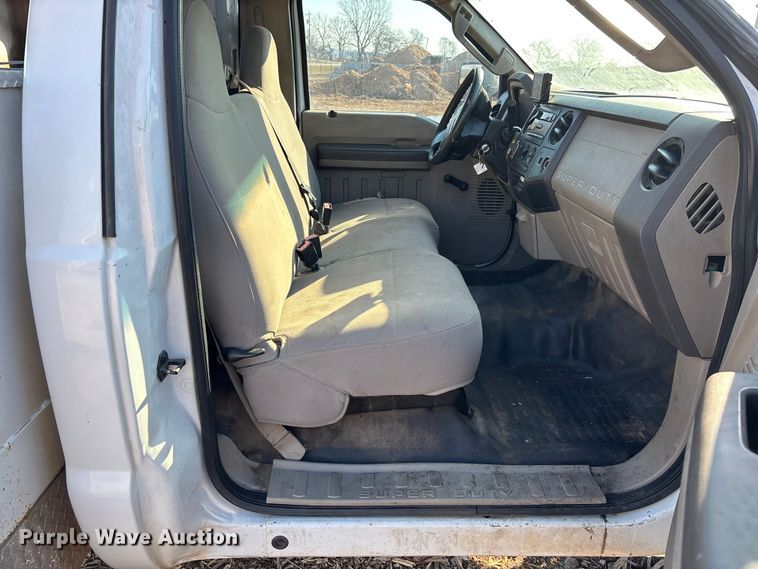 image for item FB3002 2008 Ford F450 Super Duty utility / service truck