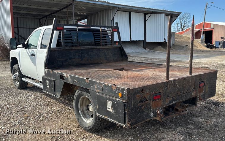 image for item FB3007 2009 Chevrolet Silverado 3500HD Ext. Cab bale bed pickup truck