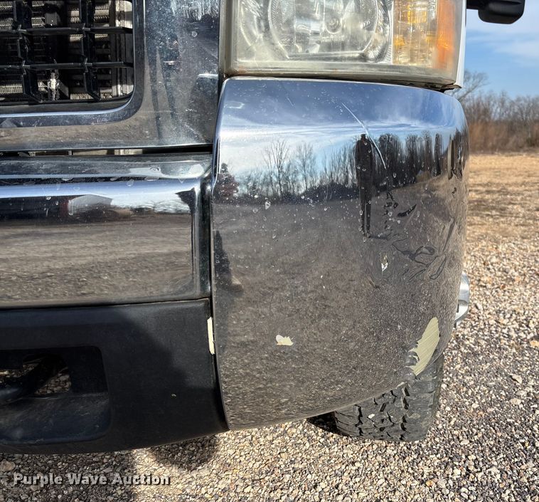 image for item FB3007 2009 Chevrolet Silverado 3500HD Ext. Cab bale bed pickup truck