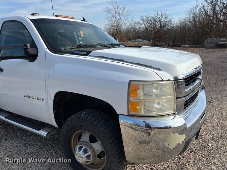 image for item FB3007 2009 Chevrolet Silverado 3500HD Ext. Cab bale bed pickup truck