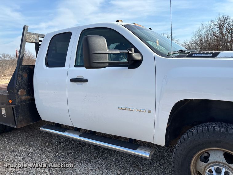image for item FB3007 2009 Chevrolet Silverado 3500HD Ext. Cab bale bed pickup truck