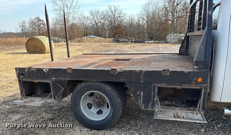 image for item FB3007 2009 Chevrolet Silverado 3500HD Ext. Cab bale bed pickup truck