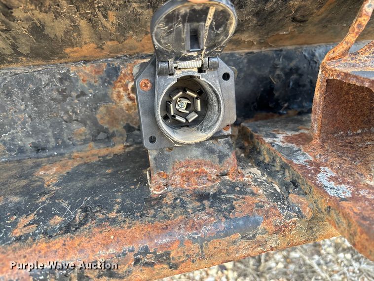 image for item FB3007 2009 Chevrolet Silverado 3500HD Ext. Cab bale bed pickup truck