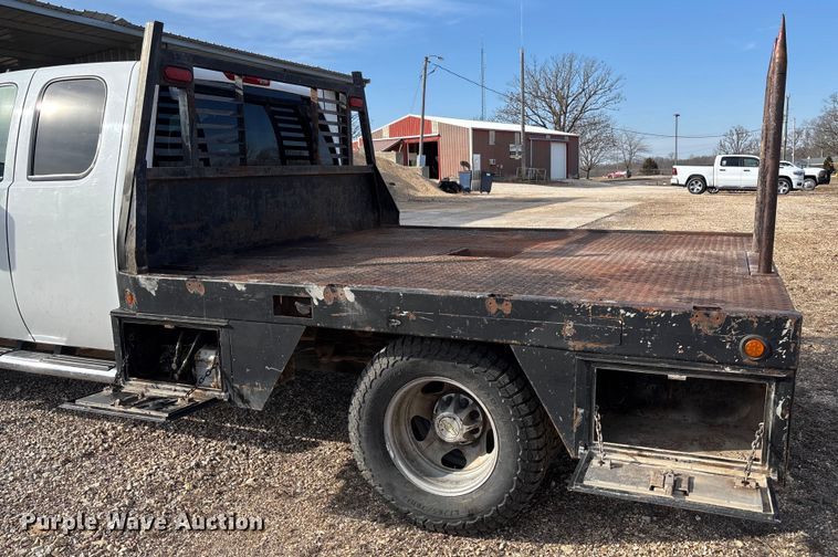 image for item FB3007 2009 Chevrolet Silverado 3500HD Ext. Cab bale bed pickup truck