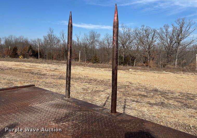 image for item FB3007 2009 Chevrolet Silverado 3500HD Ext. Cab bale bed pickup truck