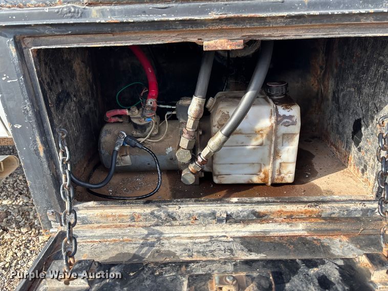 image for item FB3007 2009 Chevrolet Silverado 3500HD Ext. Cab bale bed pickup truck