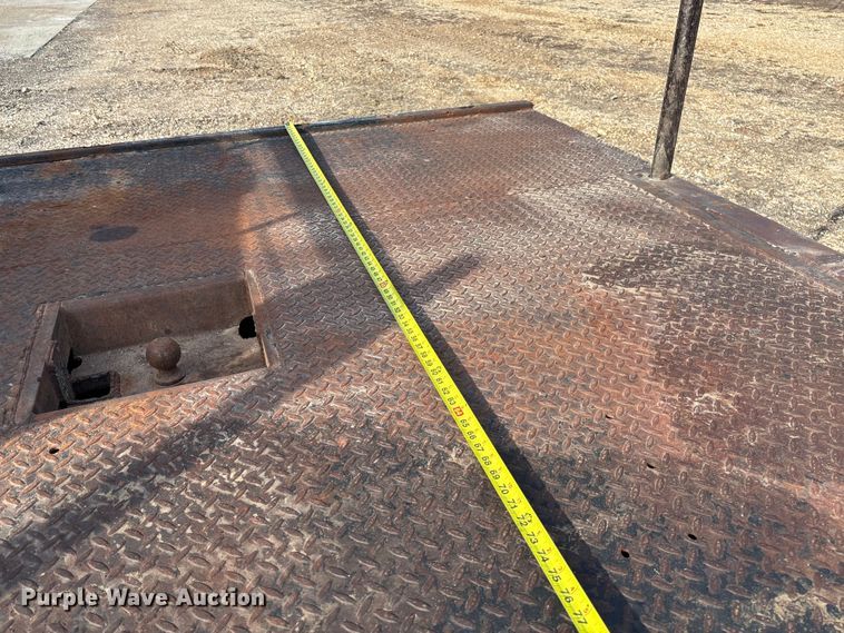 image for item FB3007 2009 Chevrolet Silverado 3500HD Ext. Cab bale bed pickup truck