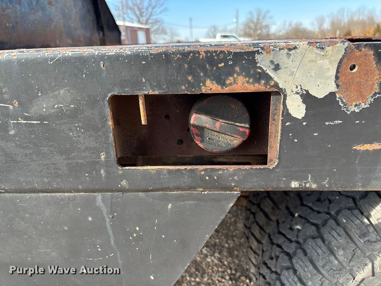 image for item FB3007 2009 Chevrolet Silverado 3500HD Ext. Cab bale bed pickup truck