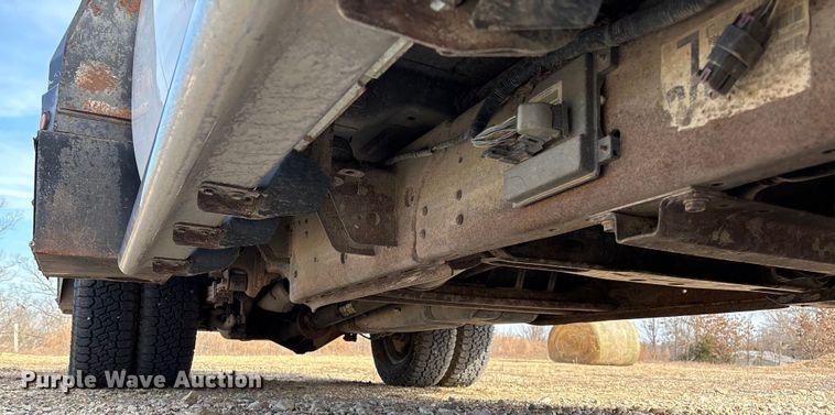 image for item FB3007 2009 Chevrolet Silverado 3500HD Ext. Cab bale bed pickup truck