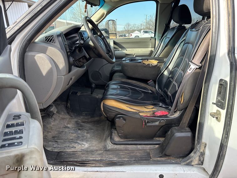 image for item FB3007 2009 Chevrolet Silverado 3500HD Ext. Cab bale bed pickup truck