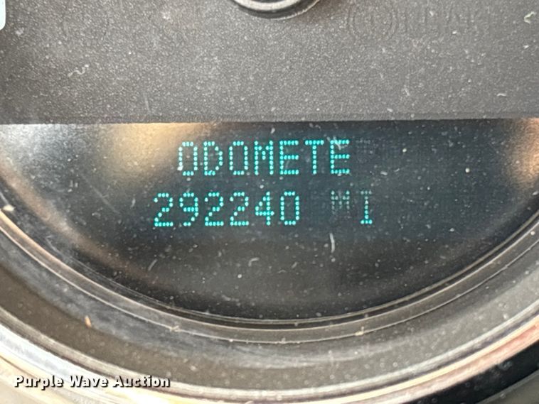 image for item FB3007 2009 Chevrolet Silverado 3500HD Ext. Cab bale bed pickup truck