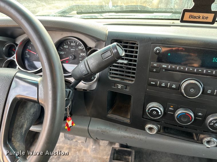 image for item FB3007 2009 Chevrolet Silverado 3500HD Ext. Cab bale bed pickup truck