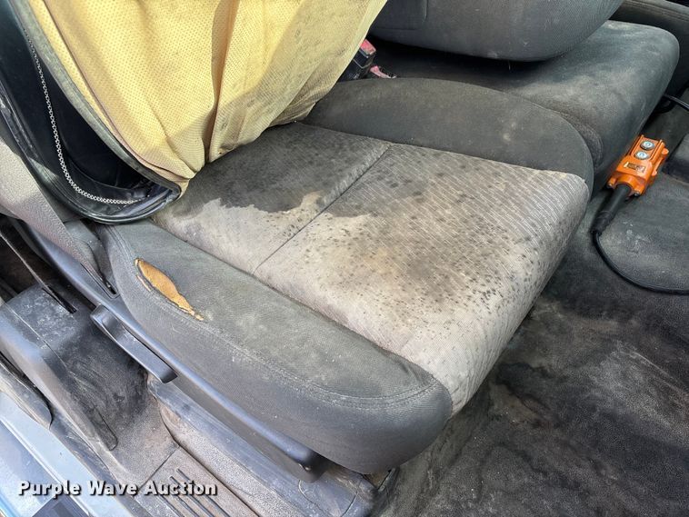 image for item FB3007 2009 Chevrolet Silverado 3500HD Ext. Cab bale bed pickup truck