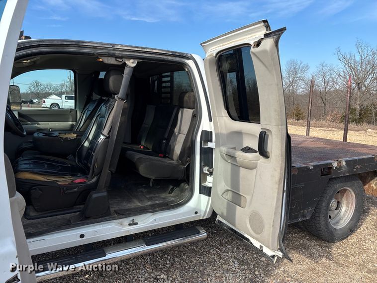 image for item FB3007 2009 Chevrolet Silverado 3500HD Ext. Cab bale bed pickup truck