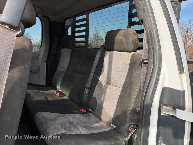 image for item FB3007 2009 Chevrolet Silverado 3500HD Ext. Cab bale bed pickup truck