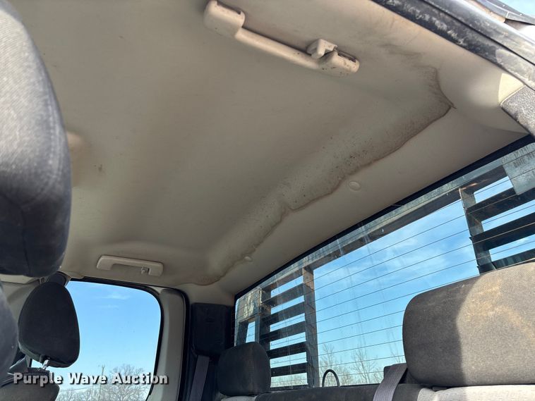 image for item FB3007 2009 Chevrolet Silverado 3500HD Ext. Cab bale bed pickup truck